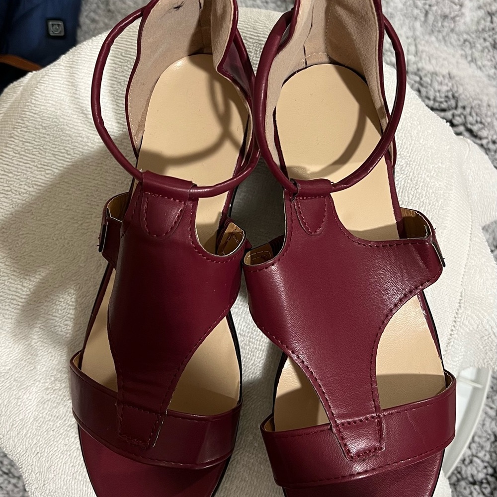 Ladies new sandals
